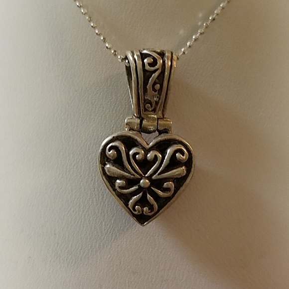 Sterling Silver and Black Onyx Necklace - Picture 3 of 8